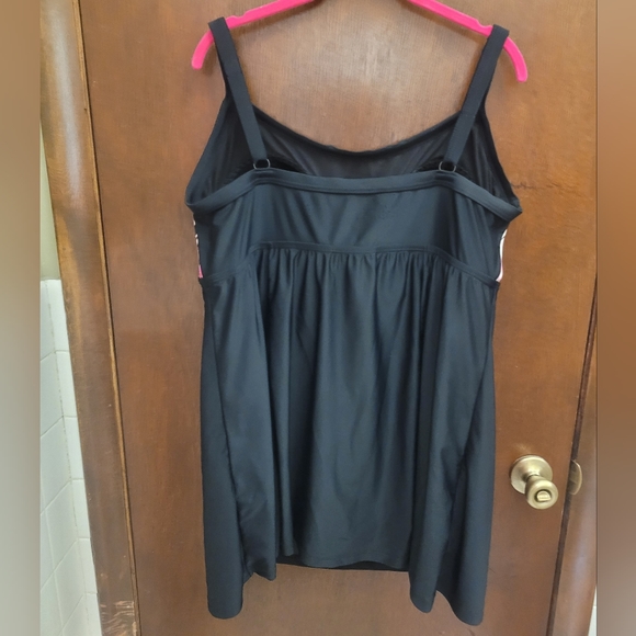 Womens Aqua Couture One Piece Swimdress Black/Pink/Multi-Color *Pre-owned* - Picture 2 of 6